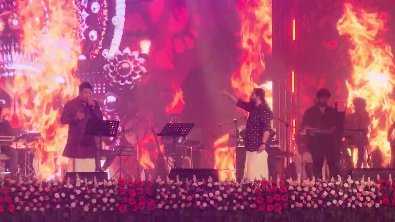 Indian Playback Singer Madhu Balakrishnan | Signature Song | Feel the Astonishing Live Show 😍🥰🥰😇🥰🥰