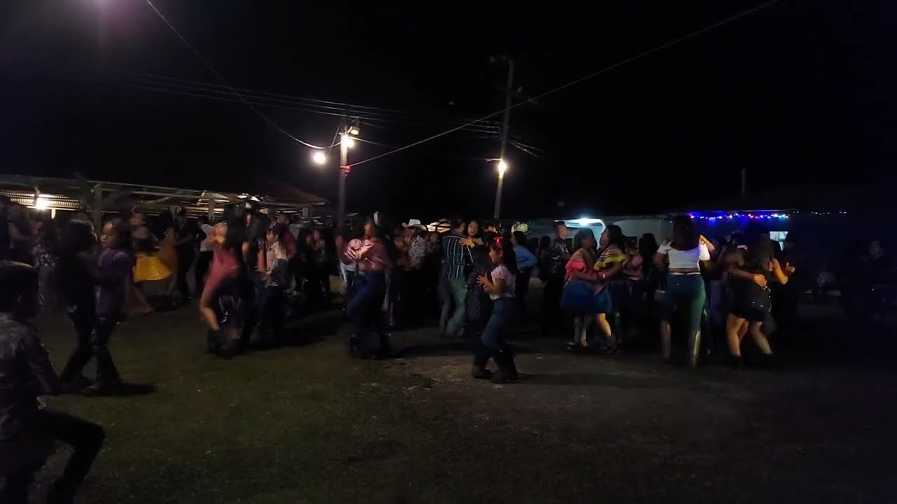 Baile de fin de año 2023| Amanecimos bailando...