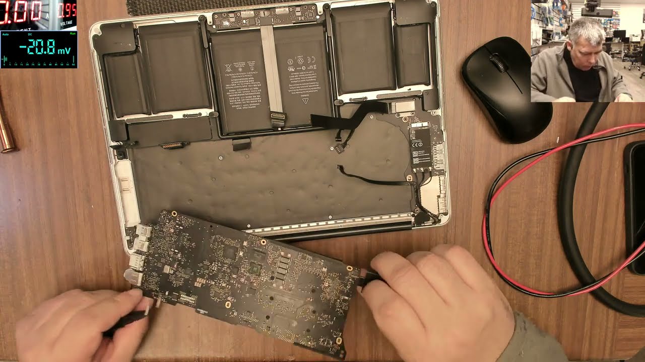 Macbook pro A1502 EMC2835 comes on but no picture - motherboard repair