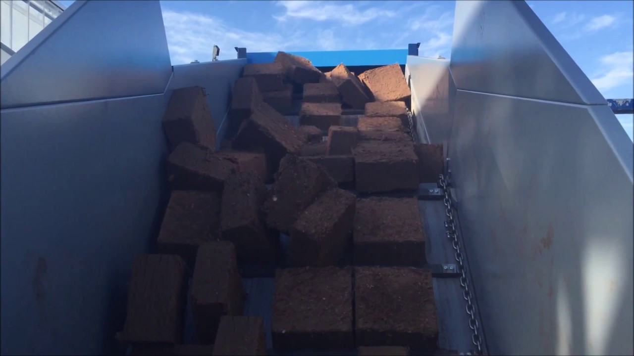 CM200 with automatic pallet infeed
