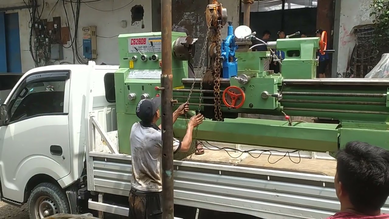 MESIN BUBUT C6260BX1400MM SOLD OUT (TERJUAL KOTA MEDAN) MASIH ADA PILIHAN LAIN NYA WA082298787970