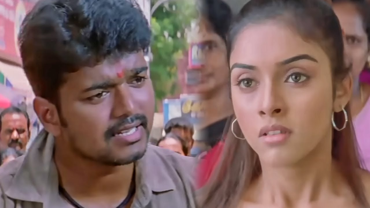 विजय ने बिच रोड पे सब के सामने असिन को उसके कपड़ो के बारे में बोला |Virasat Ki Jung Movie Best Scene