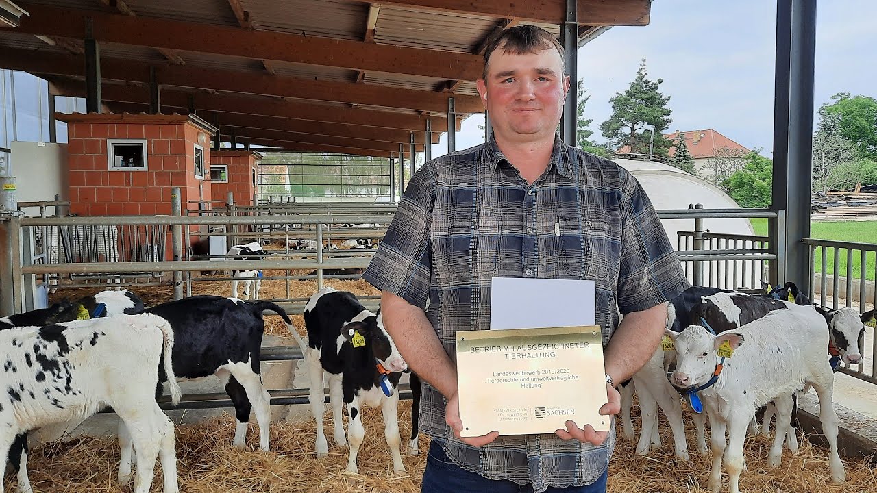 Landwirt Robert Gierth für artgerechte Kälberhaltung ausgezeichnet