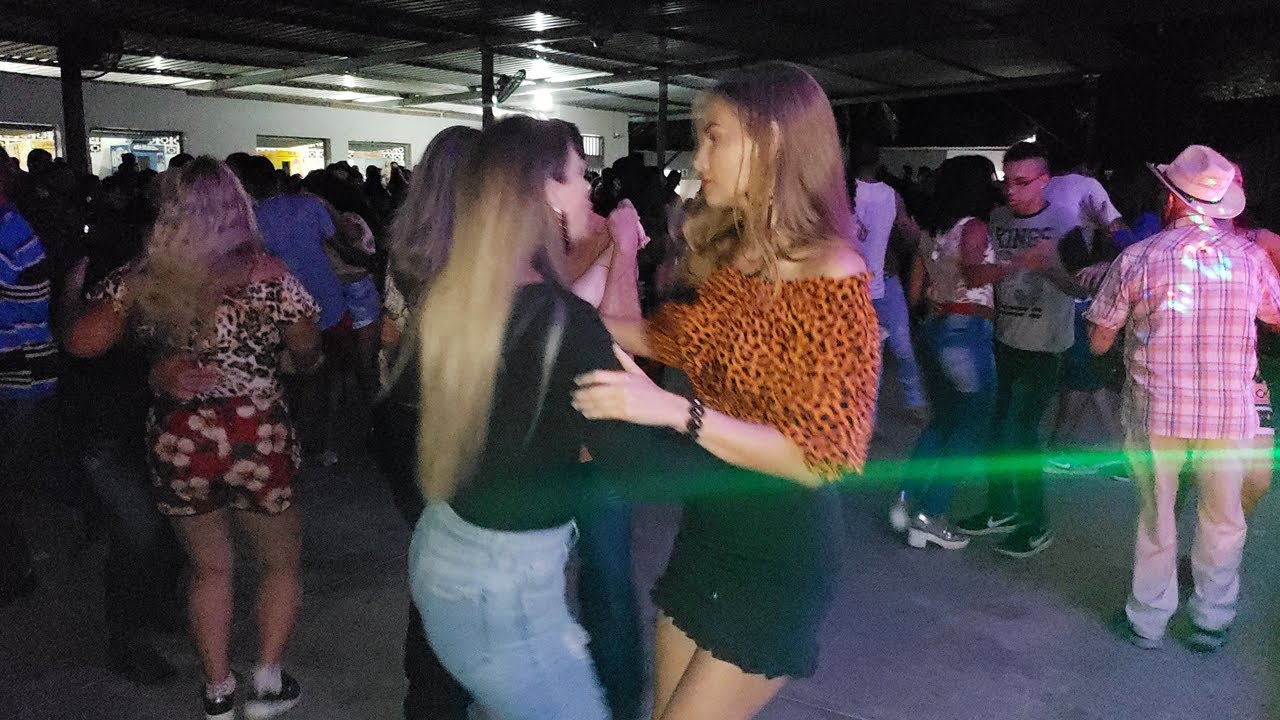 DANÇANDO FORRÓ DAS ANTIGAS NO BAR DO BIDA / BAILÃO DOS GARGANTAS DE OURO (VANERÃO)