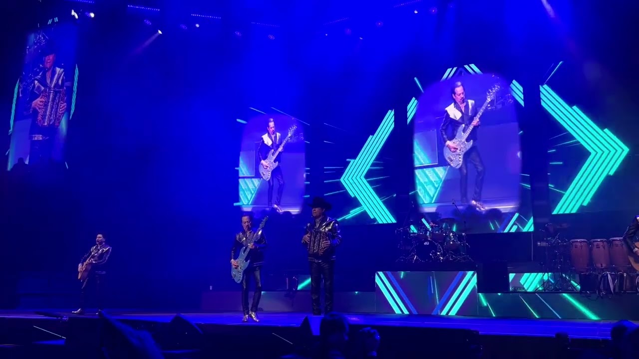 El Camaro  (Bogotá 21 septiembre 2023) Los Tigres del Norte en Vivo
