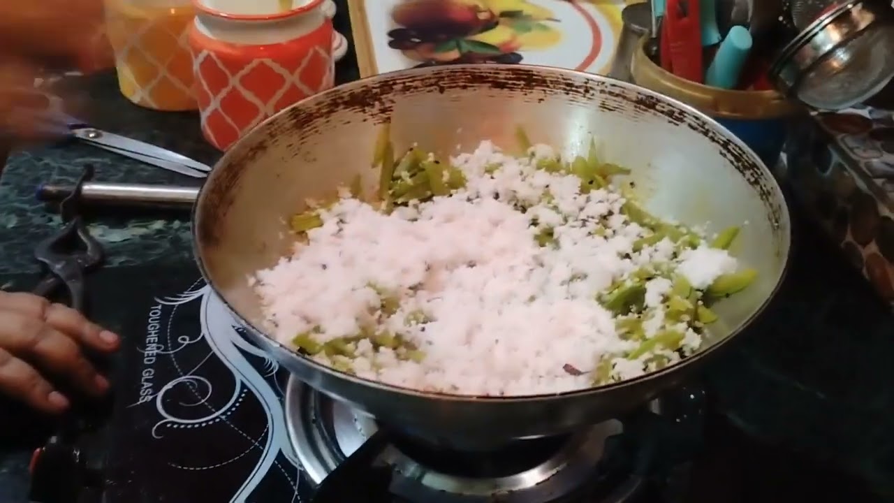 Lauer bakol bhaja 