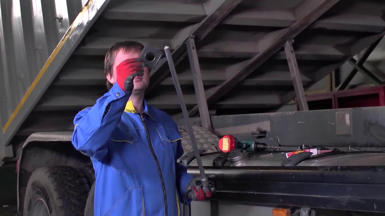 OMNICOMM Fuel level Sensor Installation  Video Training EN