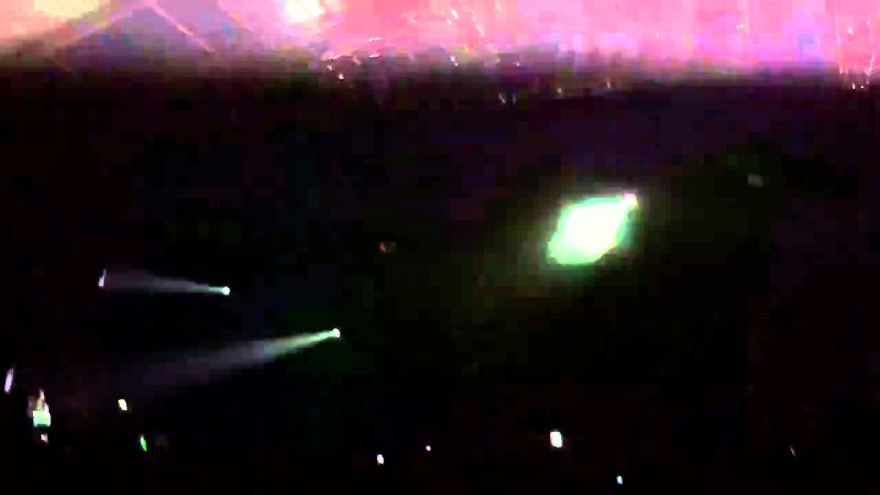 Intro SebastiAn Threnody vs Aerodinamic vs &Down -Pression Live- .Garorock 2011