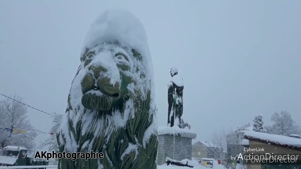 Larbaa Nath Irathen sous la neige