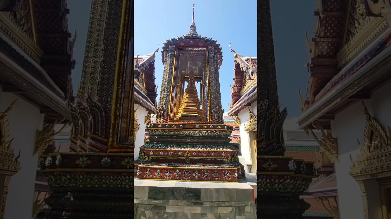 The GRAND PALACE - EMERALD BUDDHA TEMPLE