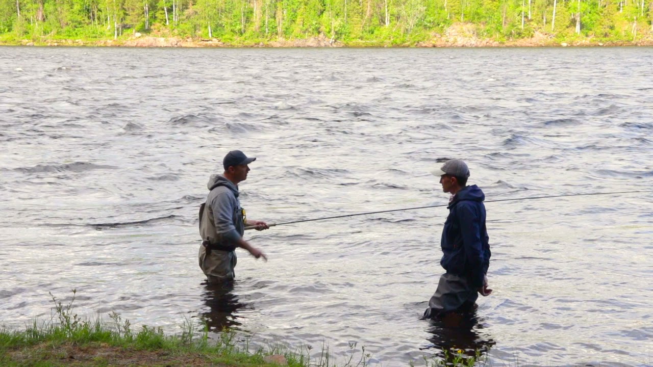 Lars Munk is showing salmon fishing tactics for big rivers