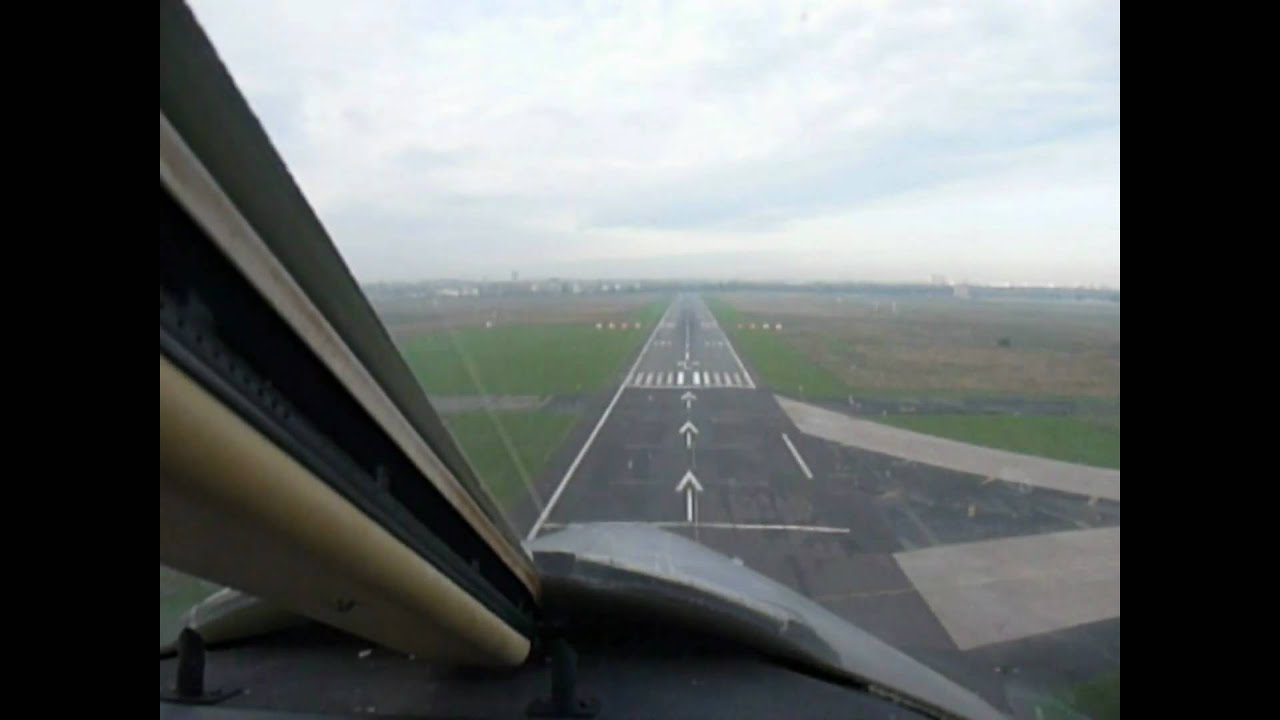Learjet 35 landing in Berlin Tempelhof EDDI
