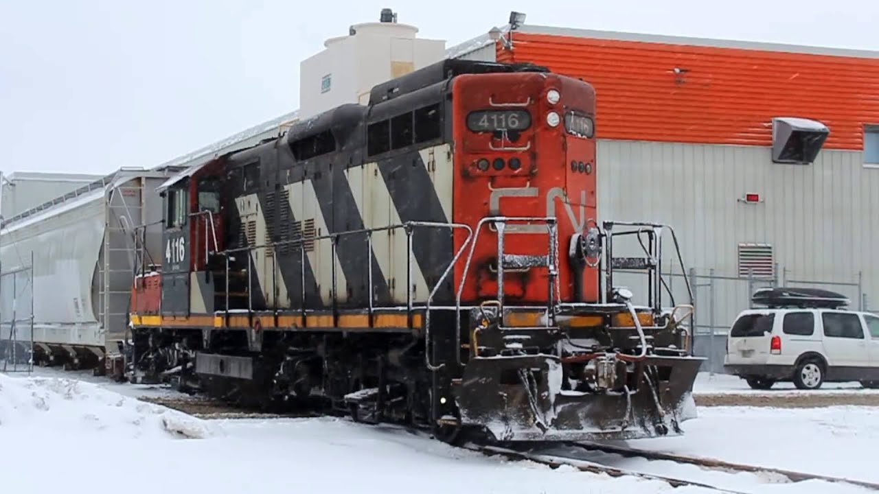 CN switching Port Hope and Cobourg in the snow!