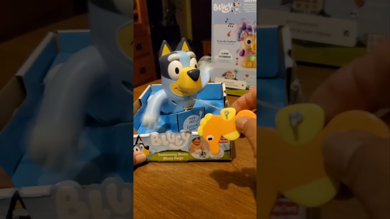 WOW! AMAZING! SWIMMING BLUEY BATH TOYS! #amazing #asmr #cute #bluey #toys #short #viral #trending