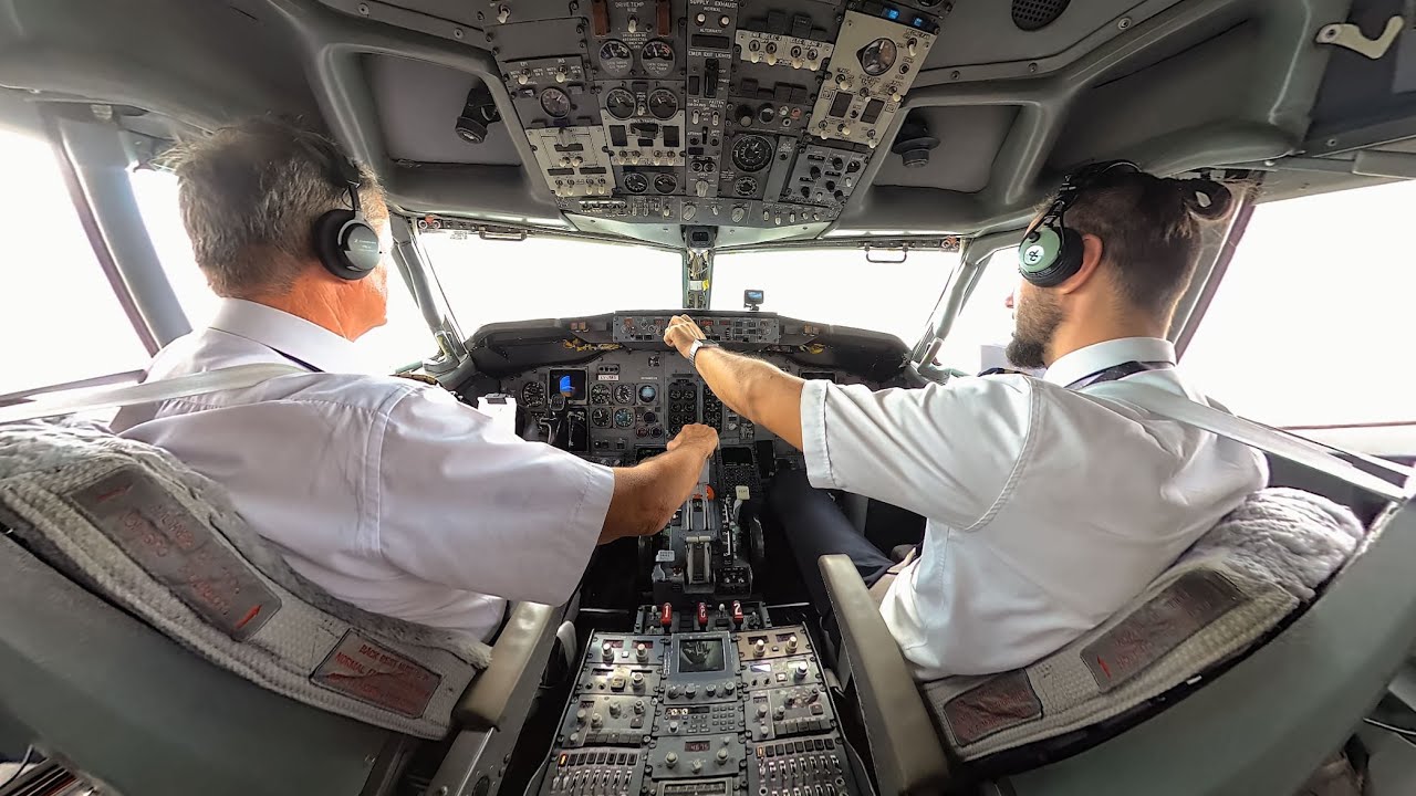 Boeing 737-500 Takeoff - 4K 360&deg; VR