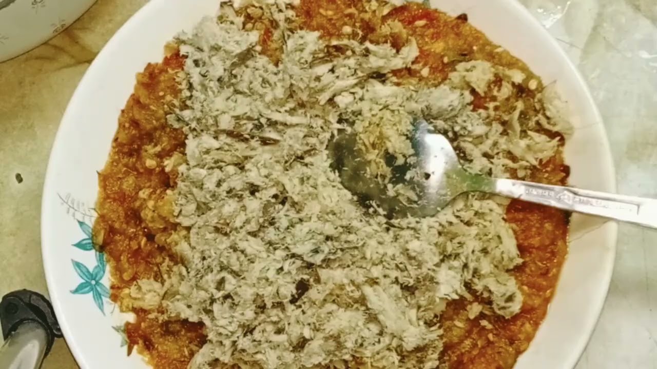 ป่นปลาทูแบบคั่วพริกกระเทียมหอมก่อน 