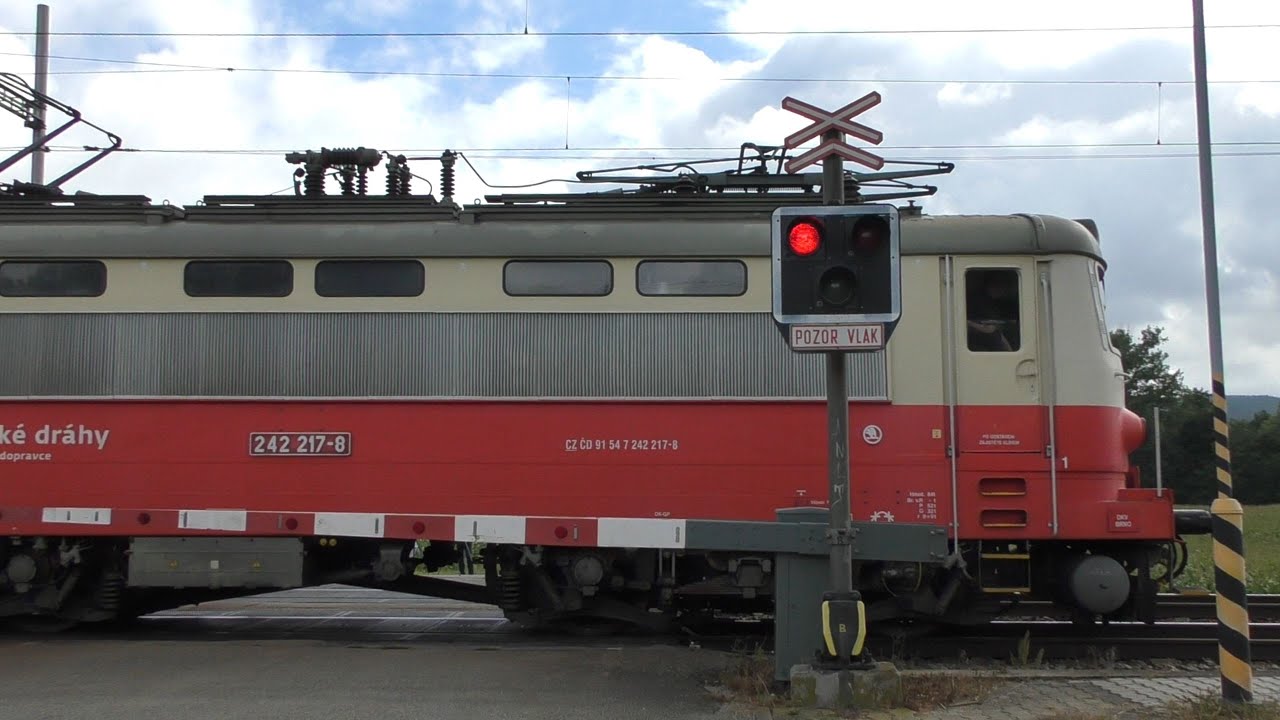 Železniční přejezd Dolní Lhota - 28.8.2021 / Czech railroad crossing