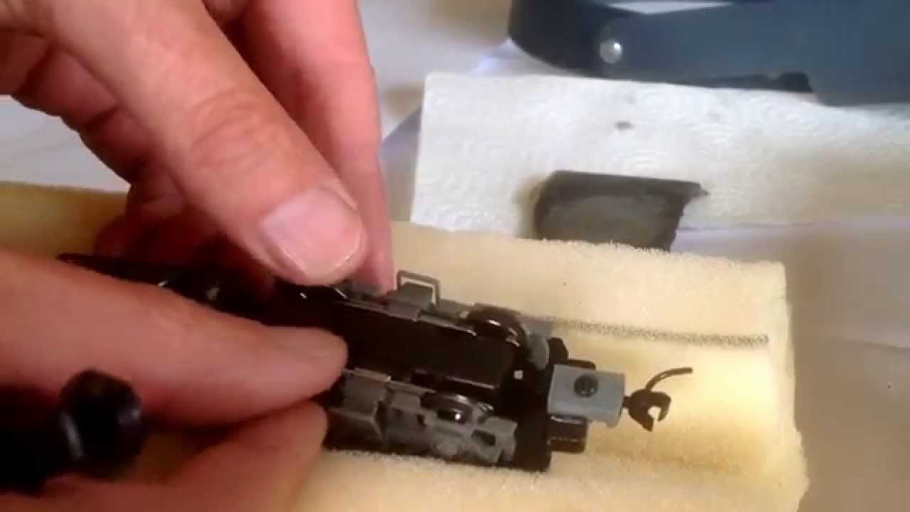 How to repair faulty axles on Proto 2000 diesel locos.