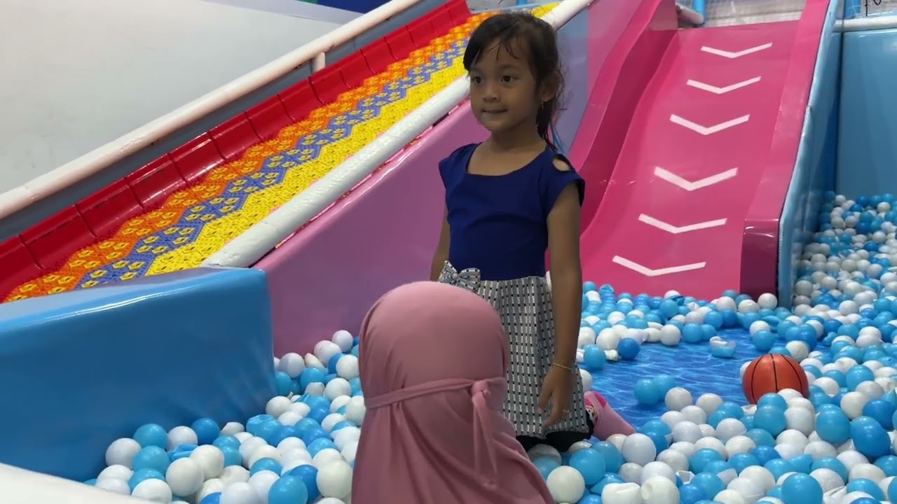 Bermain di playground || playground anak.