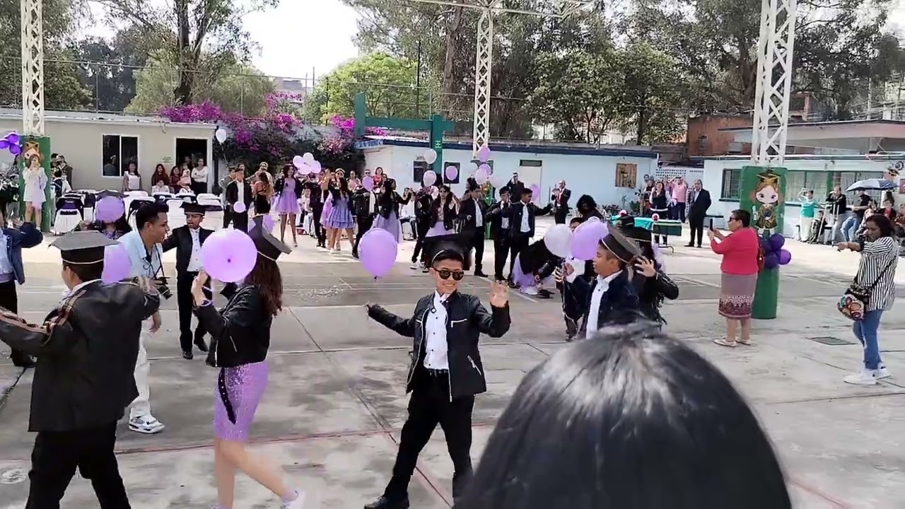 Baile de Graduacion 6°B Primaria Graciano Sanchez (La mujer del Pelotero y Ahora te Puedes Marchar)