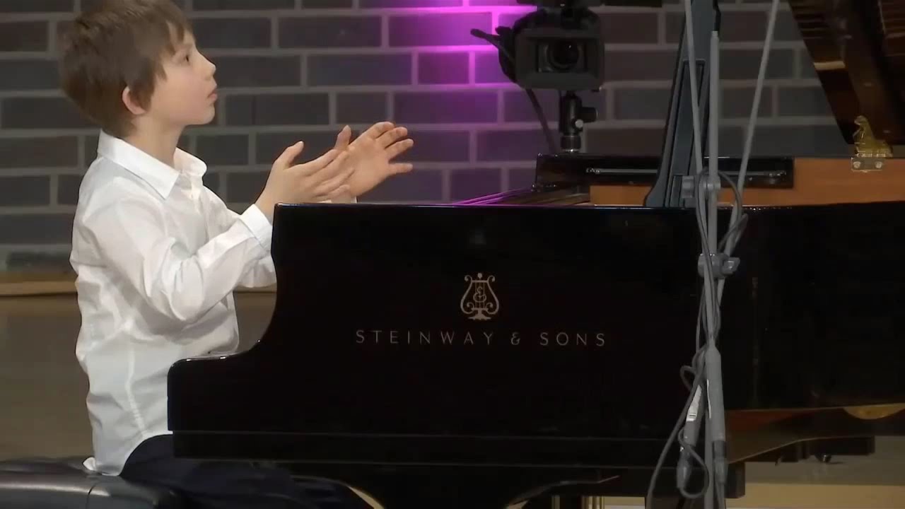 Ben Lepetit (10) - Schumann: Arabesque op. 18