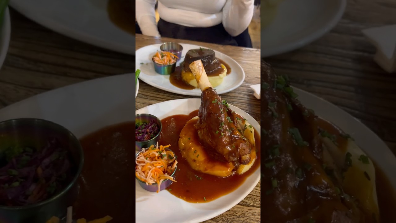 Makars Mash Bar in Edinburgh Scotland #edinburgh #edinburghscotland #foodie #traveleats #travel