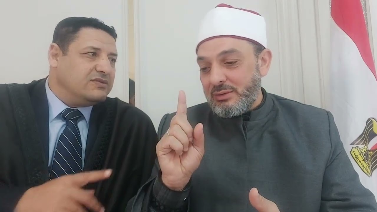 الشيخ احمد عبدالقادر ضيف مجلس العمده والاستاذ عماد شعبان 