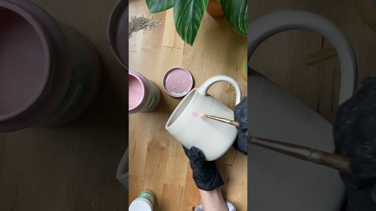 Decorating a mug 