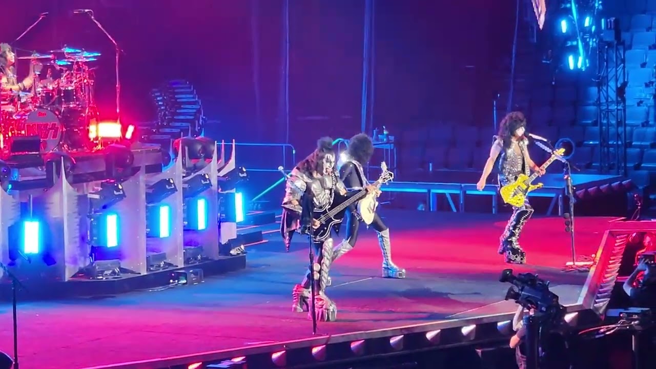 KISS Cincinnati,Ohio 10-19-23 Intro,Detroit Rock City and Shout it out Loud