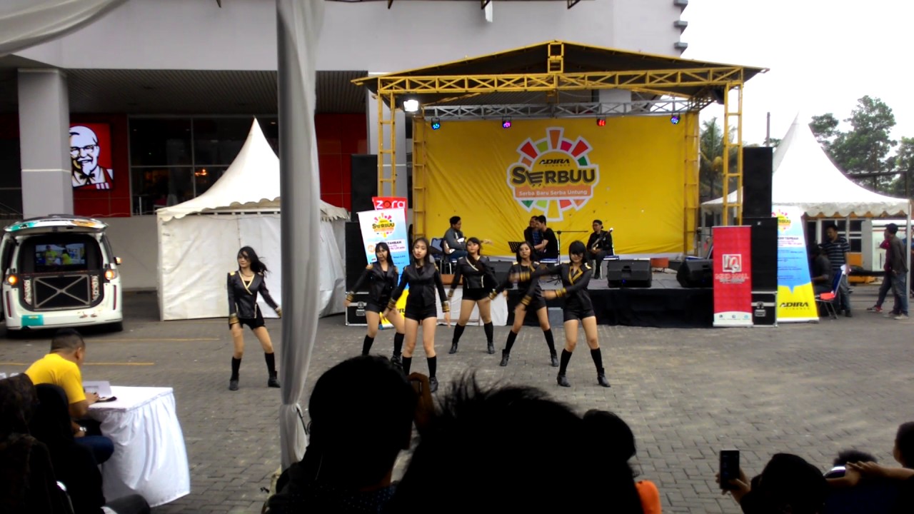 GFRIEND (여자친구) - Navillera (Rock ver.) + Fingertip Dance Cover by Fellas @ Miko Mall Bandung 170325