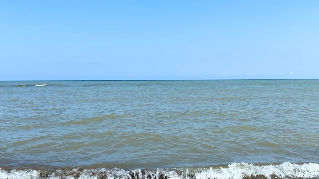 🏖️🌊 Calm Seaside Ambience | Gentle Waves for Relaxation & Sleep 🌊