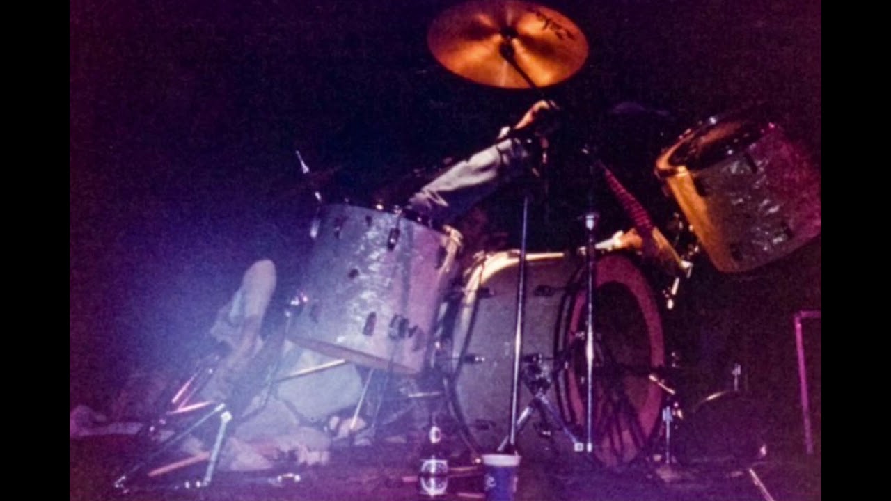Nirvana - 03/12/90 The Town Pump, Vancouver, BC, CA - Floyd The Barber