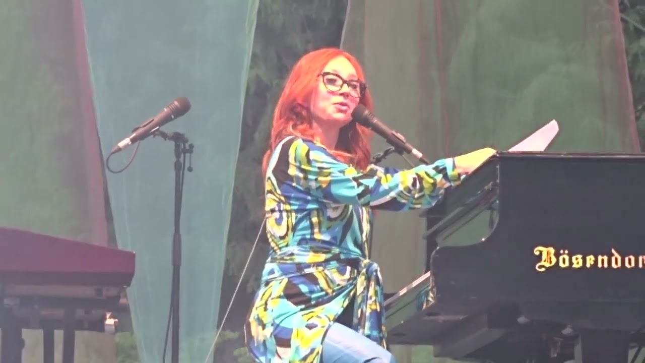 Tori Amos chat “when you’re 50 you’ll understand what fire is” 7-18-2014 Portland, OR Oregon Zoo