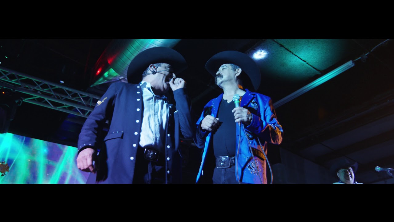 Grupo Exterminador (Juan Corona) Ft. Los Originales De San Juan (Chuy Chavez)- Los Dos Cabrones