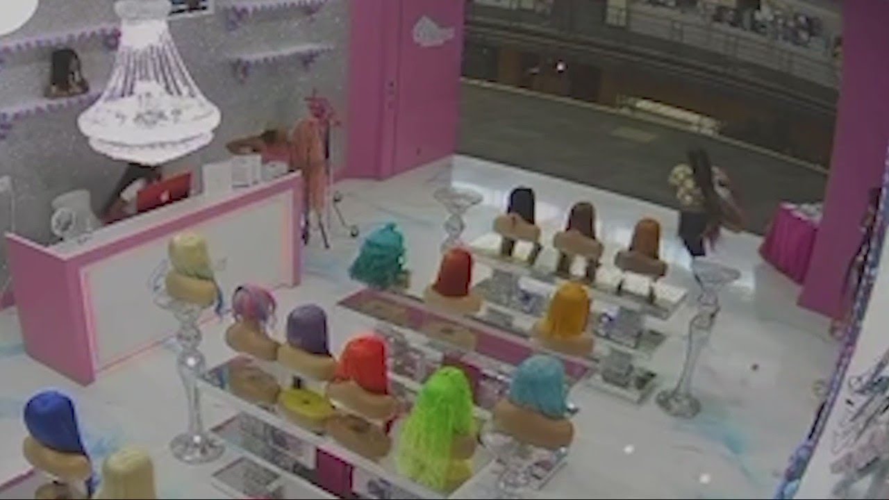Stonecrest Mall wig thief caught on camera