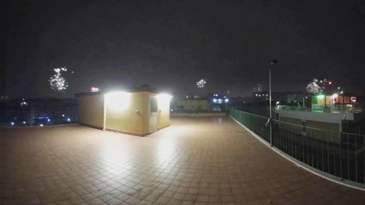 [VR 360 4K] I fuochi di Capodanno 2018 dal Golfo di Napoli