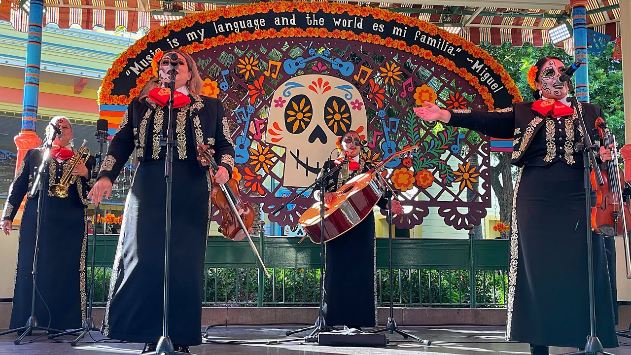 NEW! 2021 Mariachi Divas Sing Un Poco Loco From COCO - Disneyland Resort Plaza De La Familia