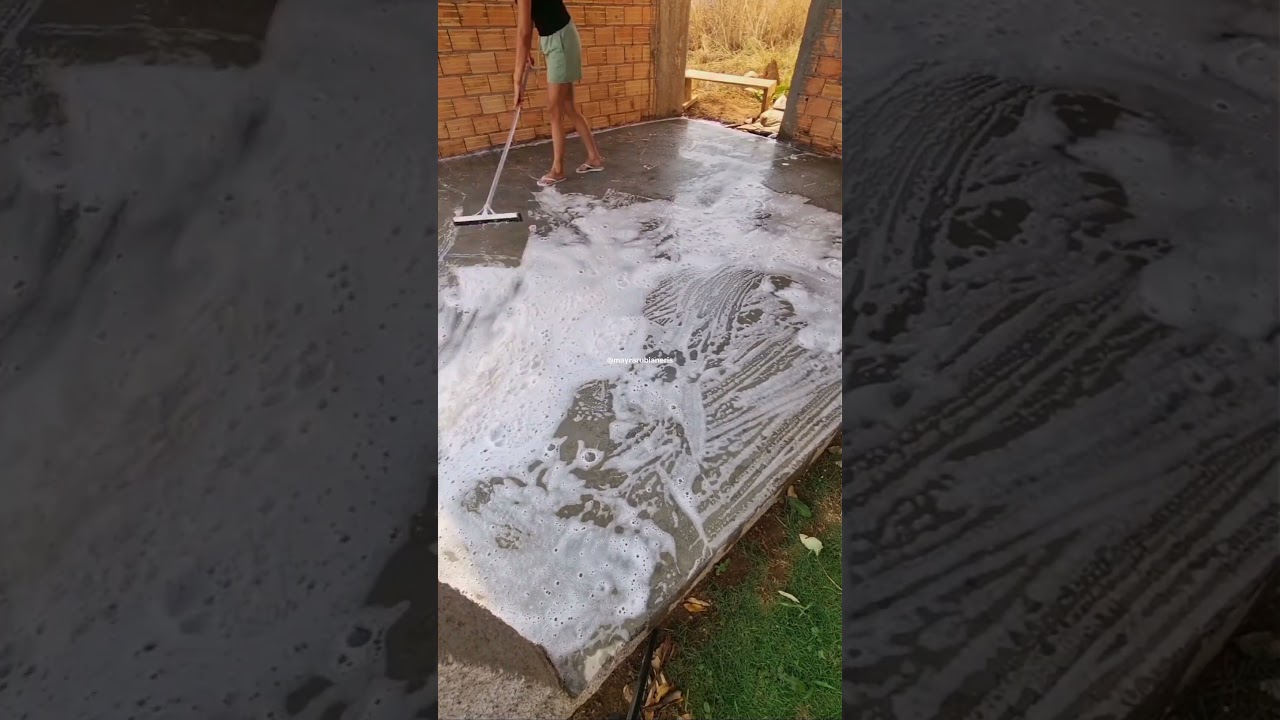 Limpeza do piso de cimento #asmr #limpeza #cleantok #cleaning