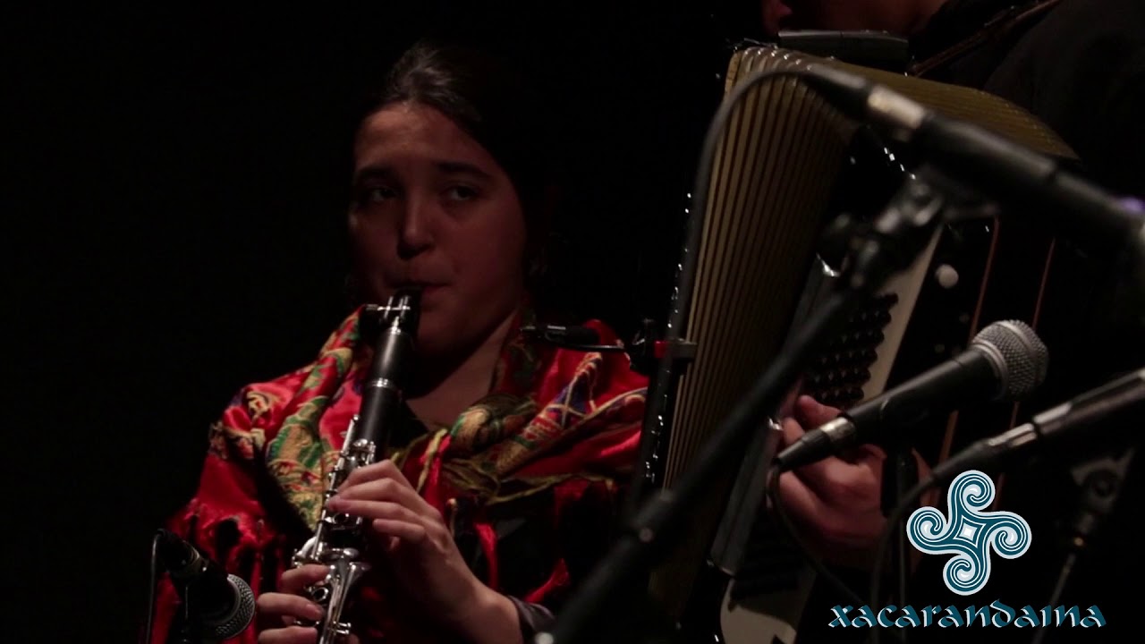 RUMBA DE LAROÁ (XINZO DE LIMIA) GALA 40 ANOS MÚSICA TRADICIONAL XACARANDAINA