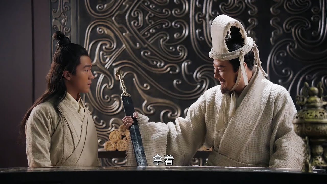 嬴政首次與爺爺嬴柱見面，就被賞賜秦王劍，内定嬴政為未來繼承人！