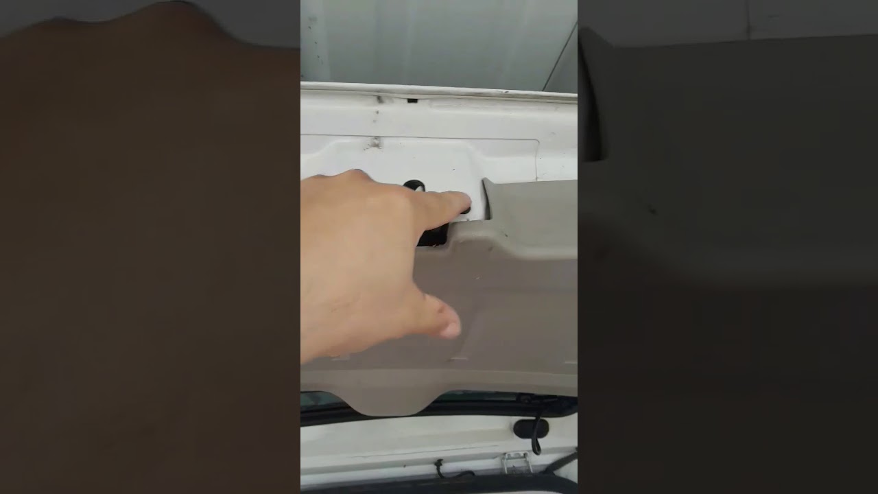 La puerta de atras de la 2011 Ford Escape no habre