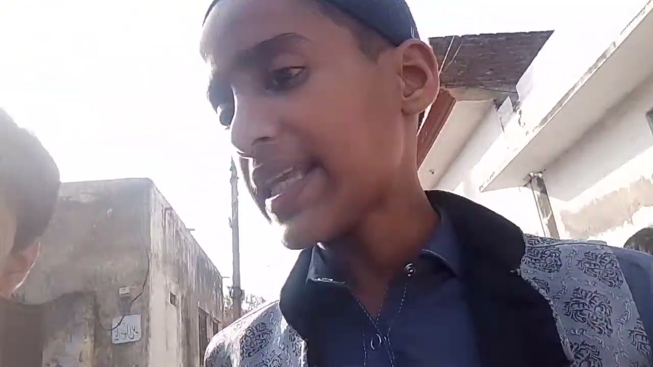 Hamare gaon ka tour😂😂😂