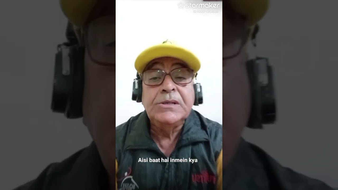 Gore gore chand se mukh par kali kali aankhen hain
