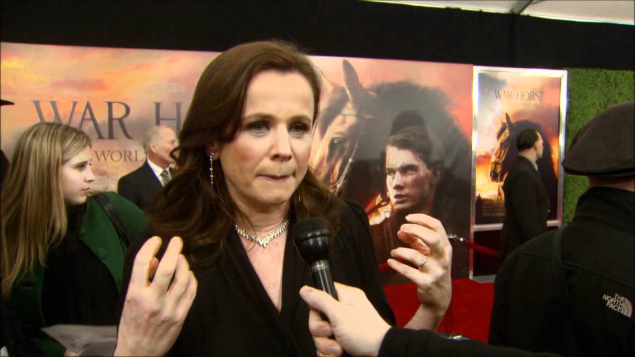 Red Carpet Interview with Emily Watson on WAR HORSE