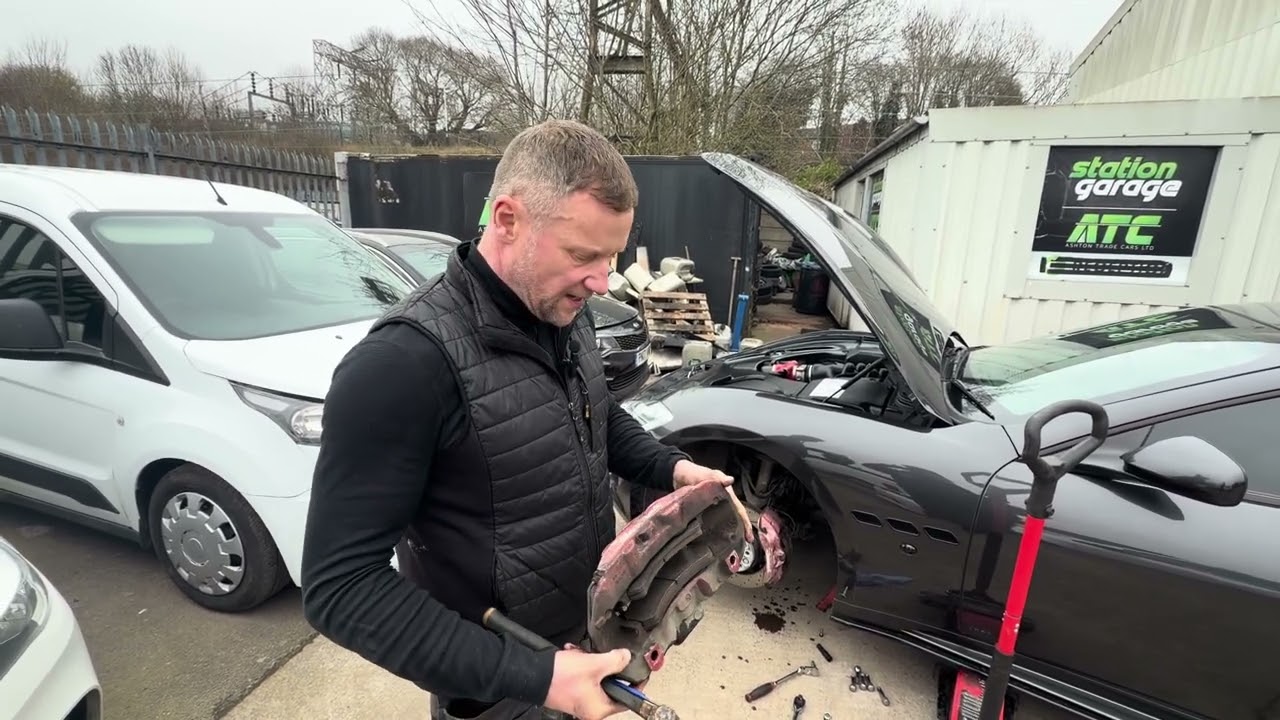 Maserati gran turismo, brake calipers 