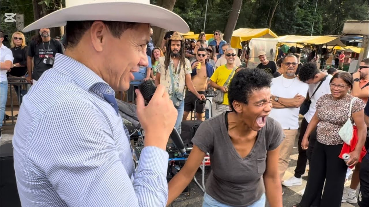 A MORADORA DE RUA PEDIU PRA CANTAR INGRÊS COM O CANTOR ANDRÉ LUIZ VEJA O QUE ACONTECEU