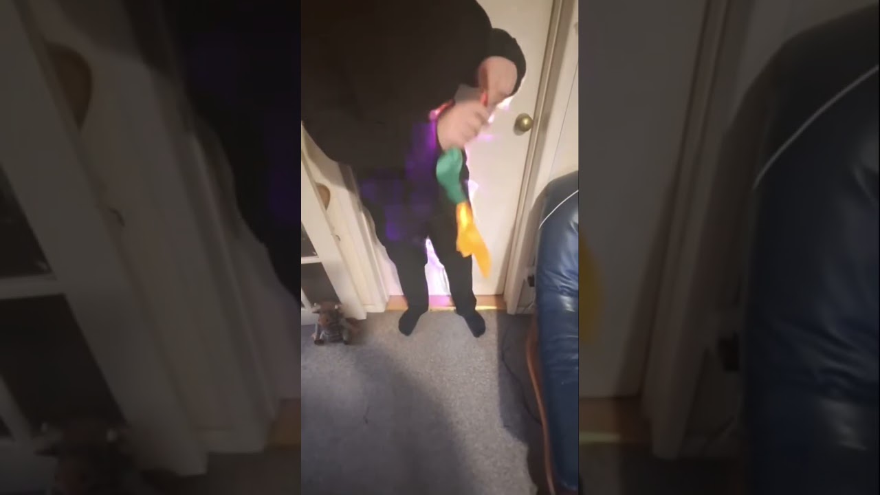 Magic colour changing silk