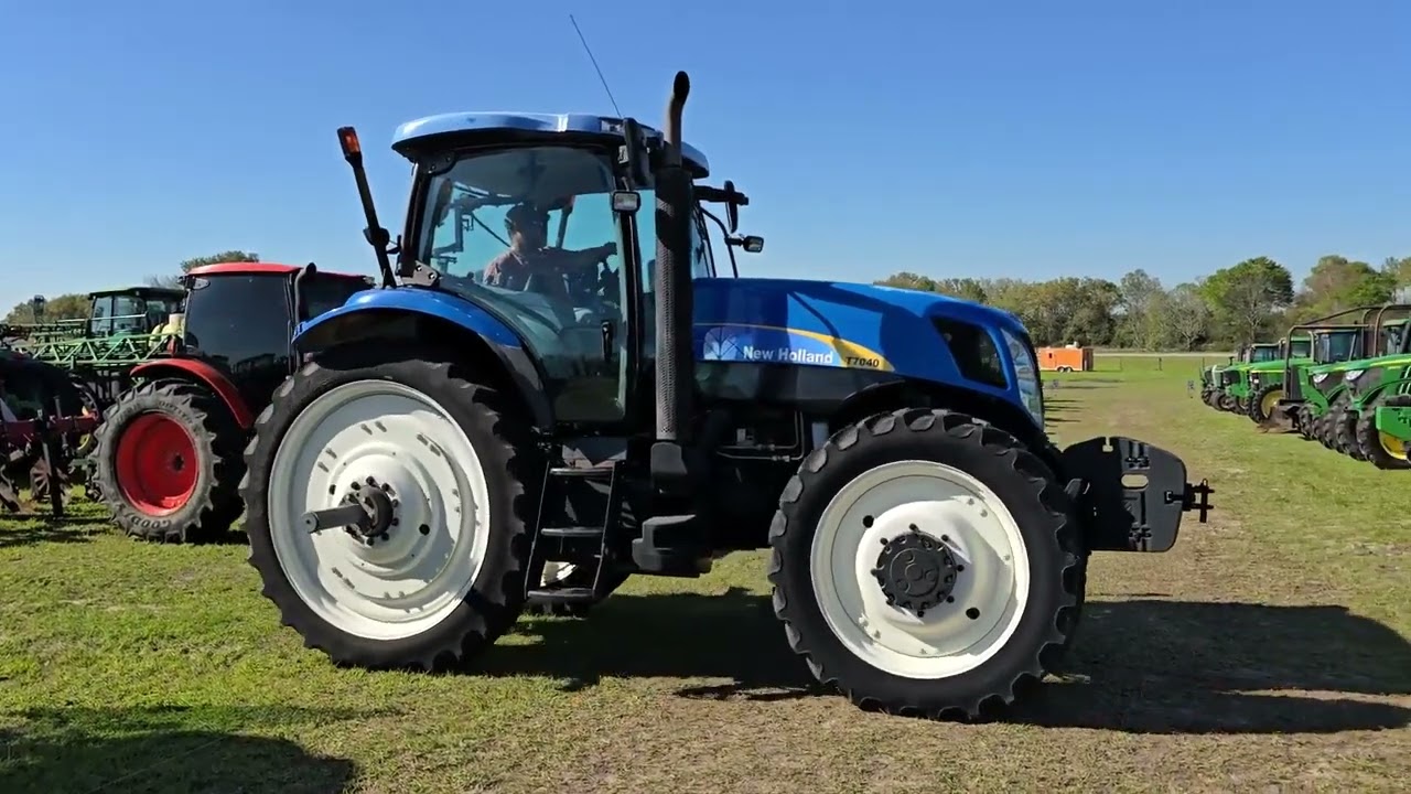NEW HOLLAND T7040 For Sale