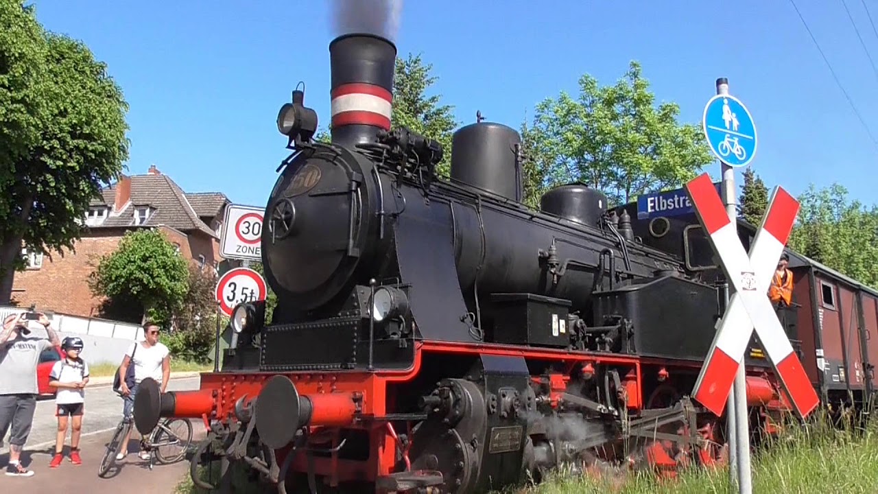 Geesthacht an der Elbe in Schleswig Holstein im Kreis Herzogtum Lauenburg bei Hamburg