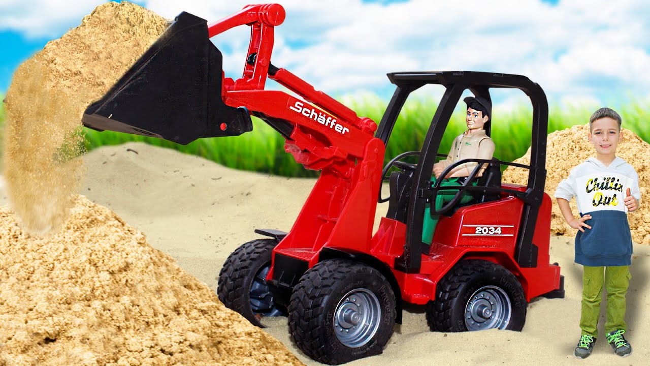Погрузчик Bruder Schaffer приехал на помощь трактору JCB Fastrac | Toys 2 Boys